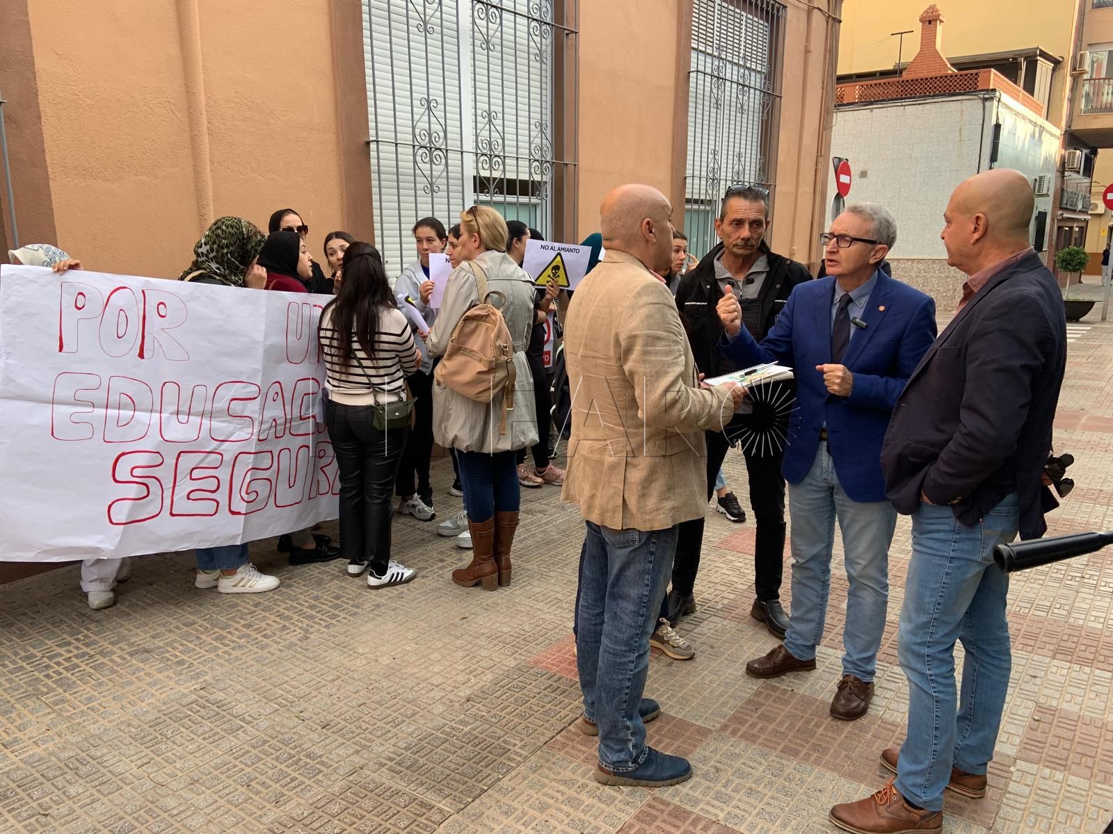 Tasende pregunta "por qué no se evaluó el riesgo del amianto" en el colegio del Real