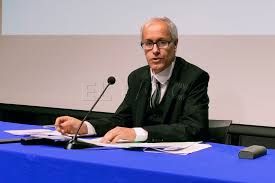 Entrevista a Adberrahim Mohamed por editar su primer libro 'Tendiendo puentes'