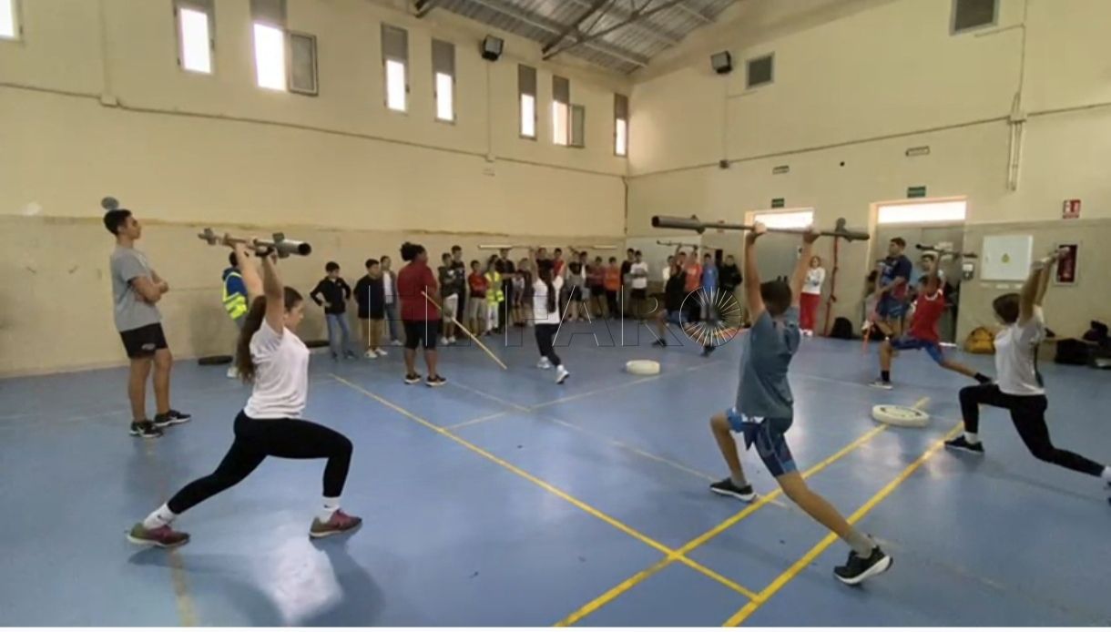 La halterofilia se acerca al IES Enrique Nieto