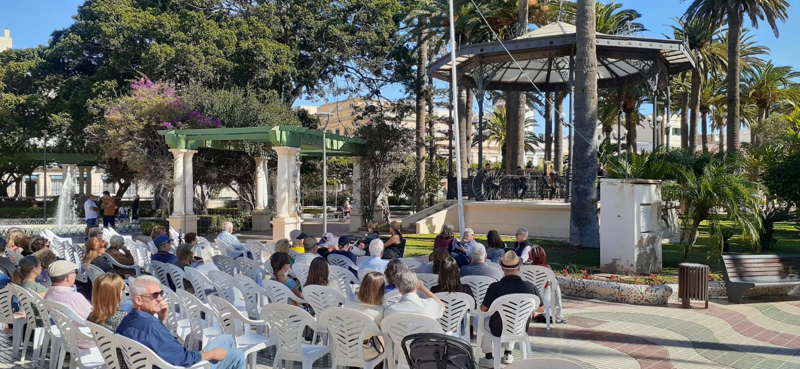 El quinteto de cámara 'Bebrás' interpretó piezas clásicas en el Parque Hernández