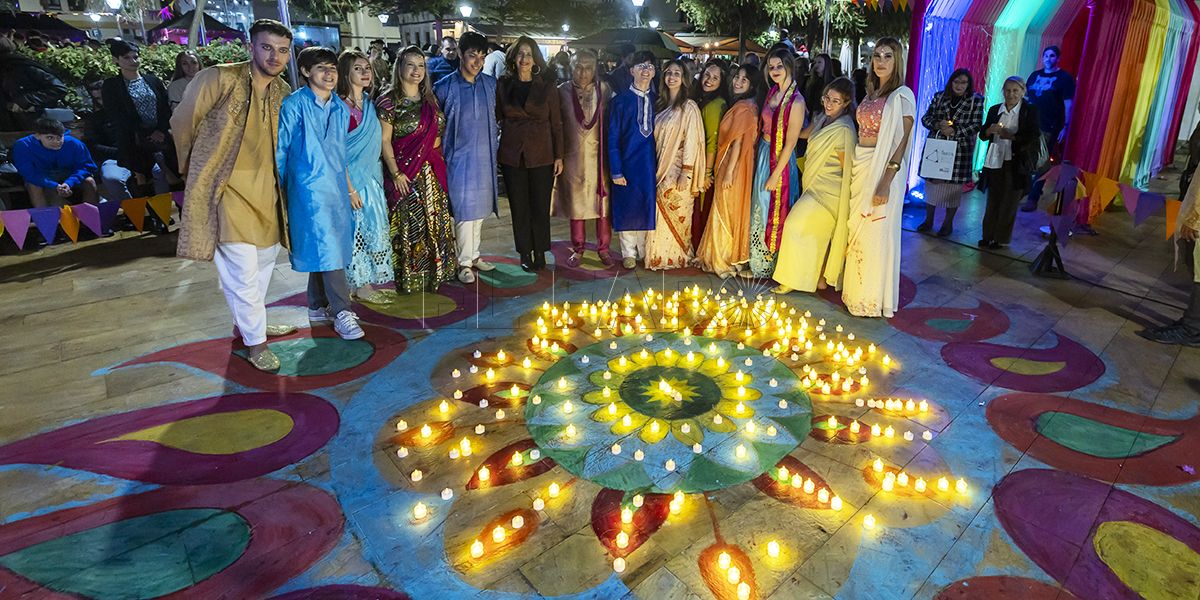 El 1 de noviembre, la Comunidad Hindú celebra el Diwali o Festival de las luces