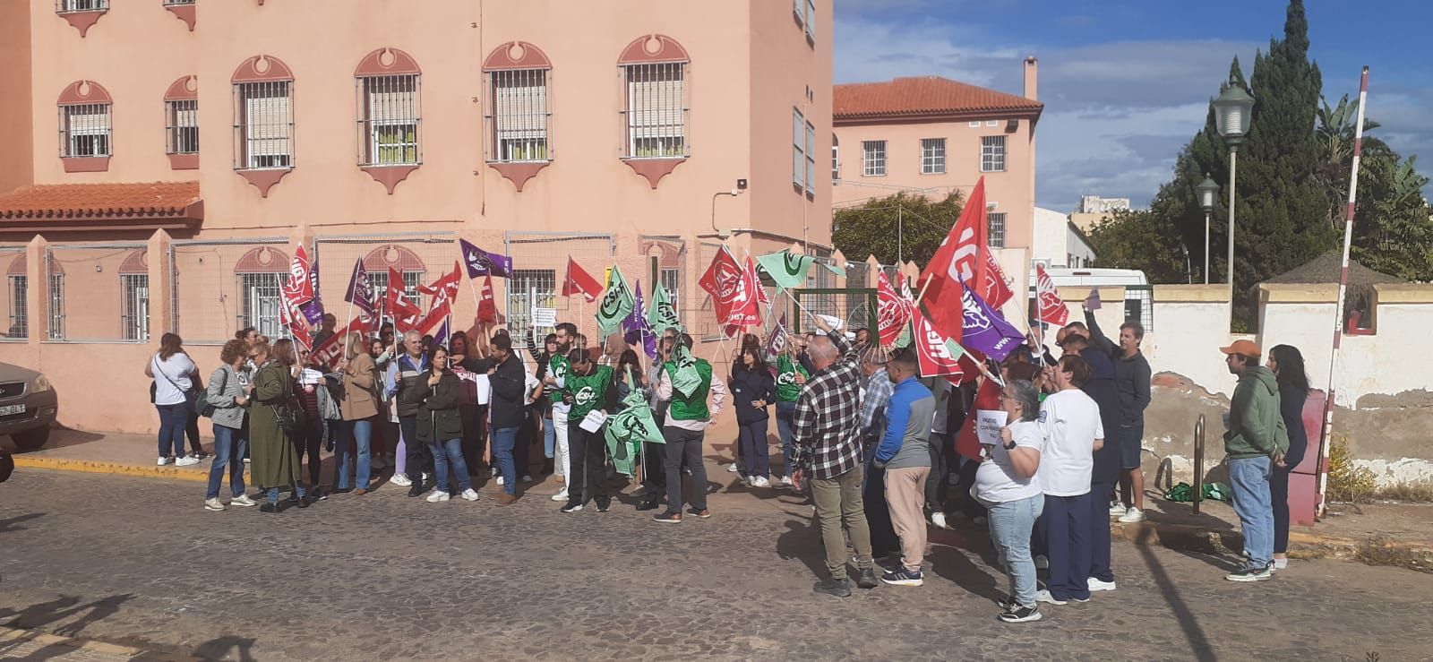 Los trabajadores de Gámez Morón se manifiesta por una subida de sueldo "digna"