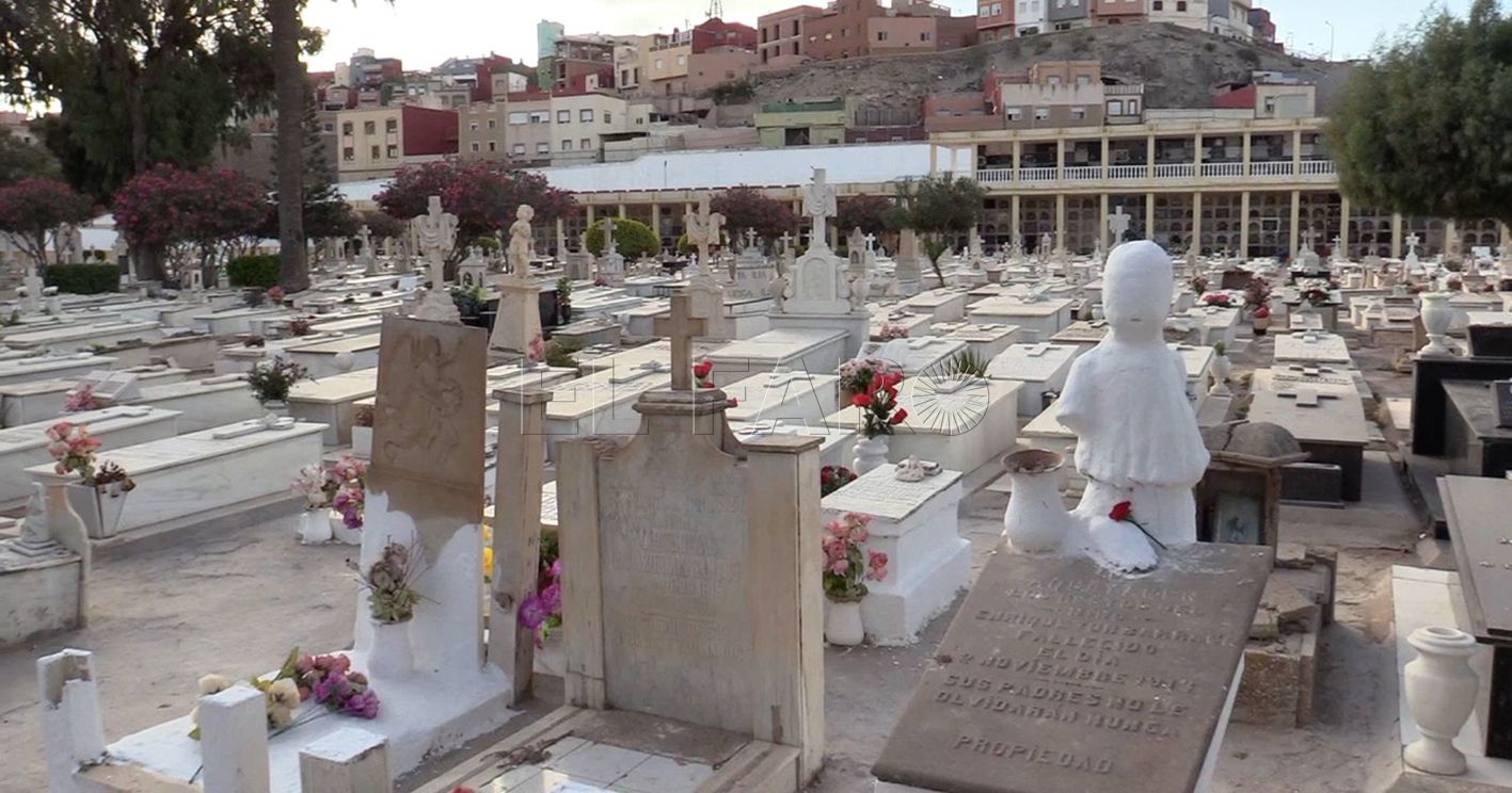 Medio Ambiente dispondrá tres nuevos ascensores, una pasarela y una silla elevadora en el cementerio de La Purísima