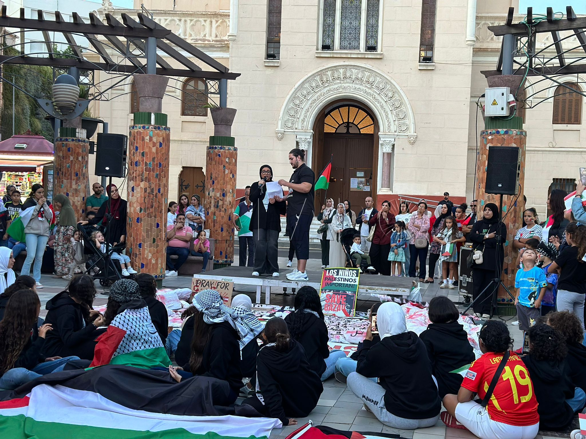 Cientos de personas se concentran en Melilla un año después del ataque a Gaza