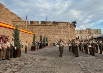 La exhibición de bandas y escuadras pone el broche de oro a los actos por el Día de la Hispanidad