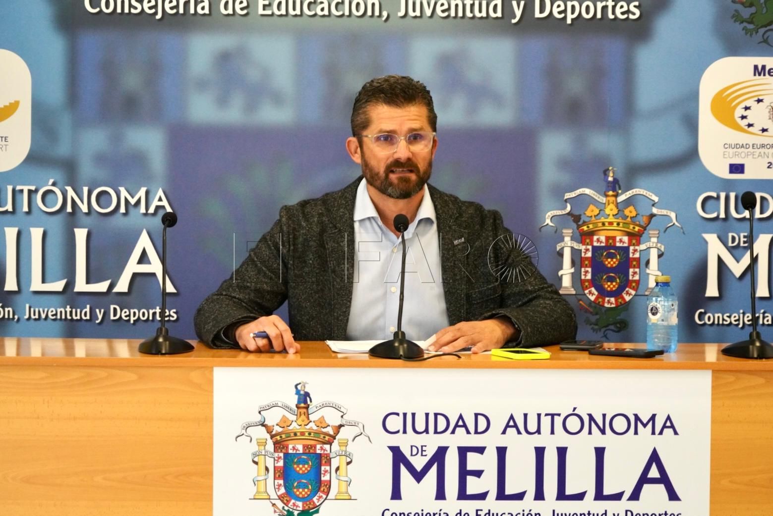 Fernández asegura que la entrada en vigor del convenio de los integradores sociales es "inminente"