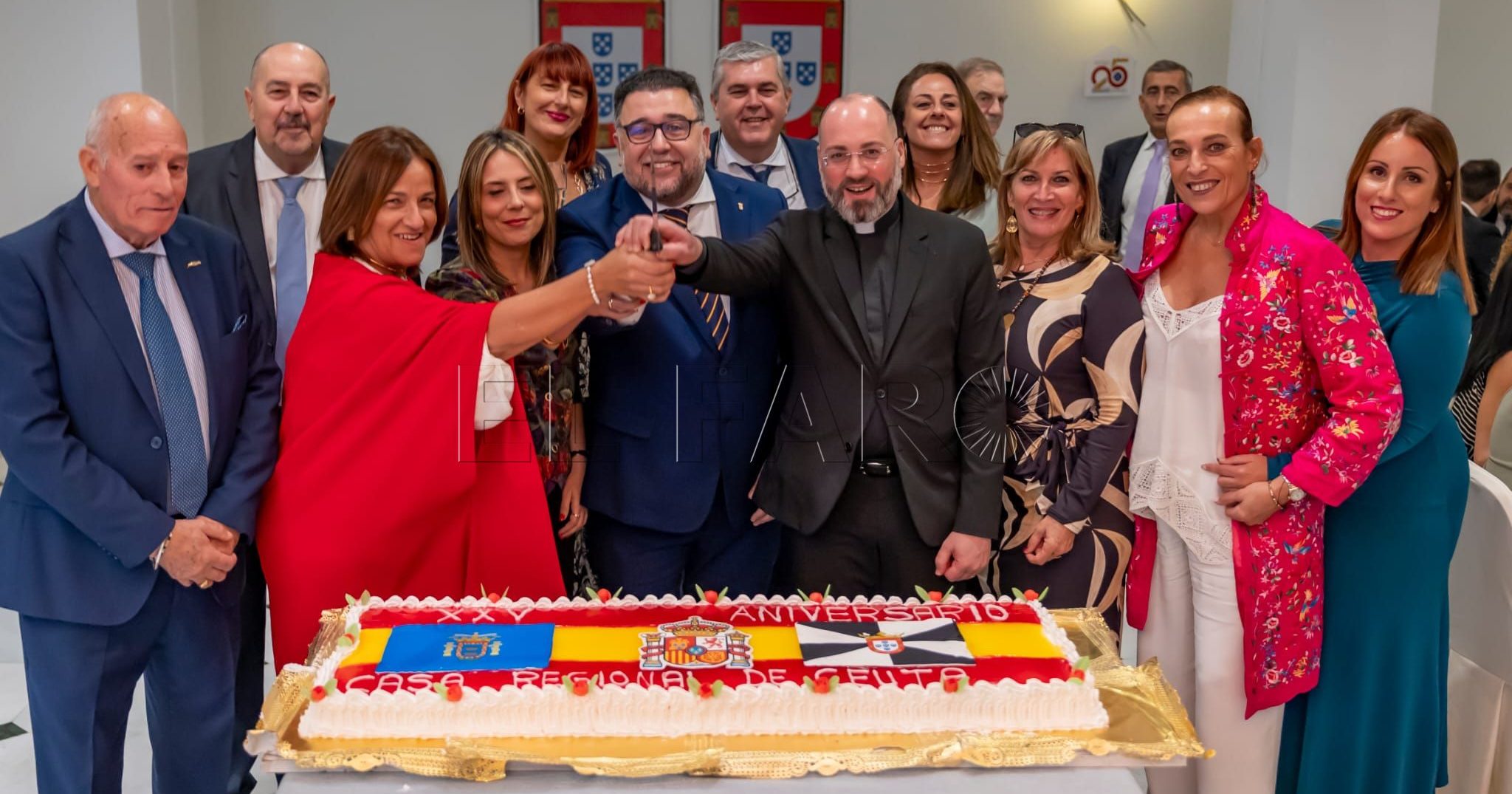 Más de 200 personas asisten a la comida de gala por el XXV aniversario de la Casa de Ceuta en Melilla