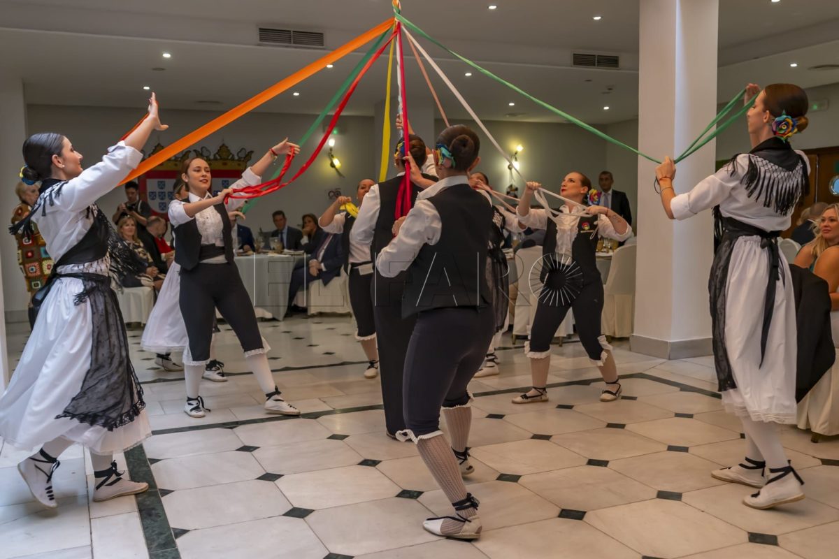 La Casa regional de Ceuta en Melilla recupera el tradicional 'baile de aleo' después de 40 años
