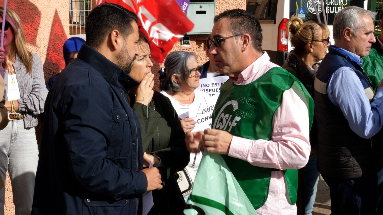 Somos Melilla muestra su apoyo a los trabajadores del Gámez Morón