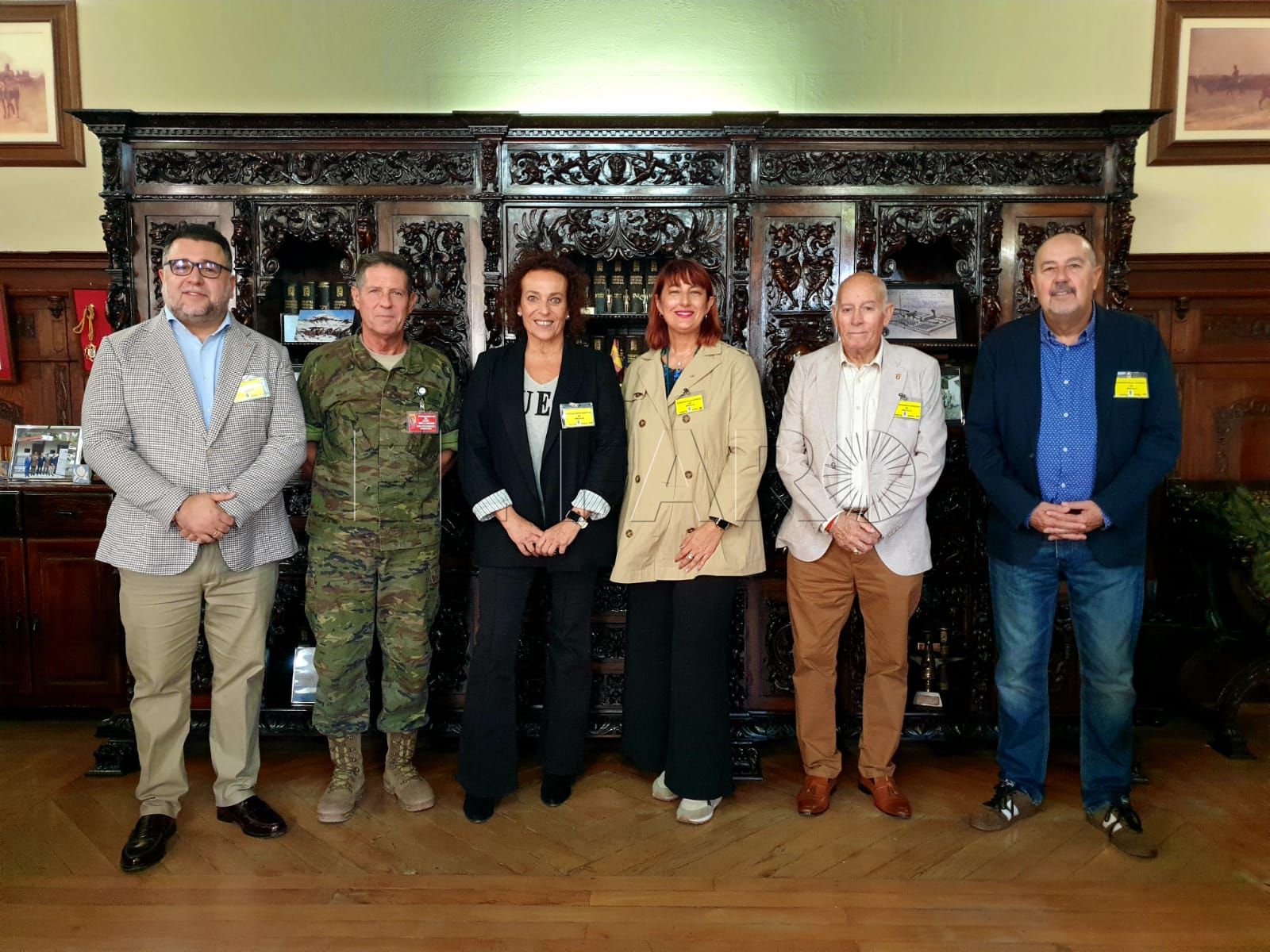 El comandante general recibe a la Casa de Ceuta en Melilla