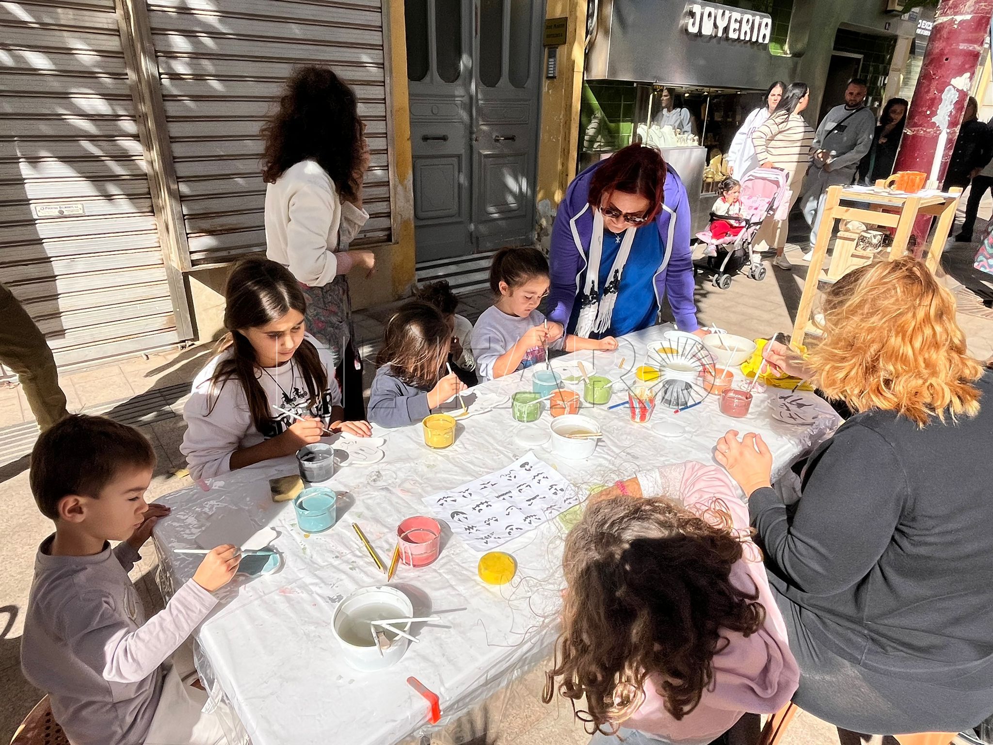 Los niños disfrutaron mucho en los talleres de manualidades de Zona Centro