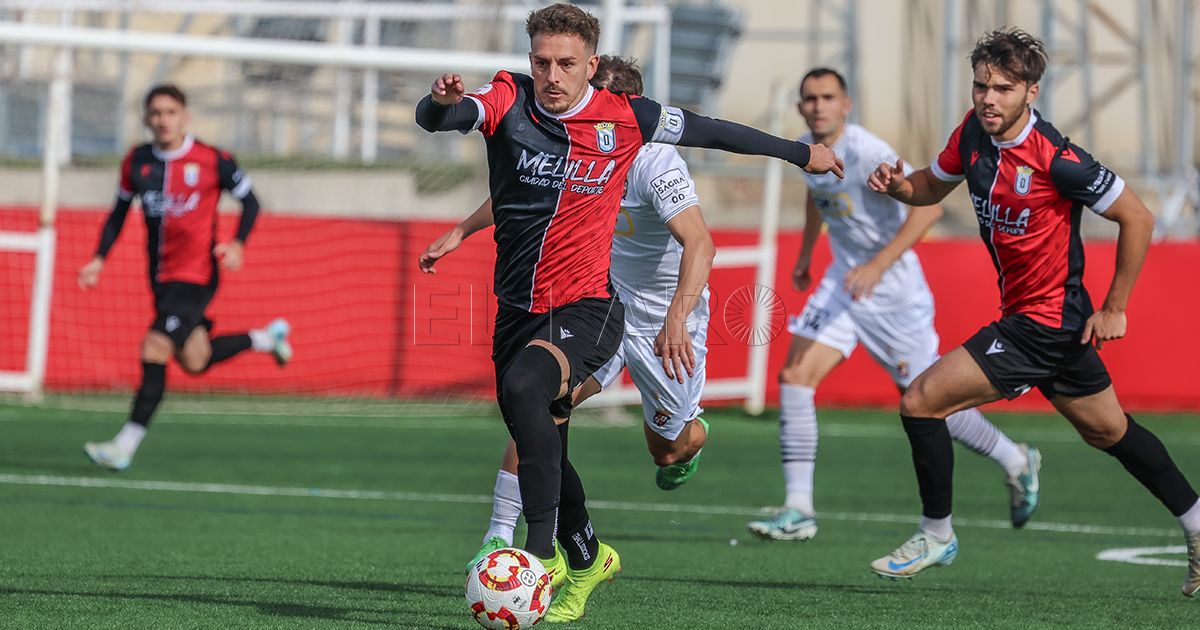 David Cabello encuentra el camino del renacido Melilla