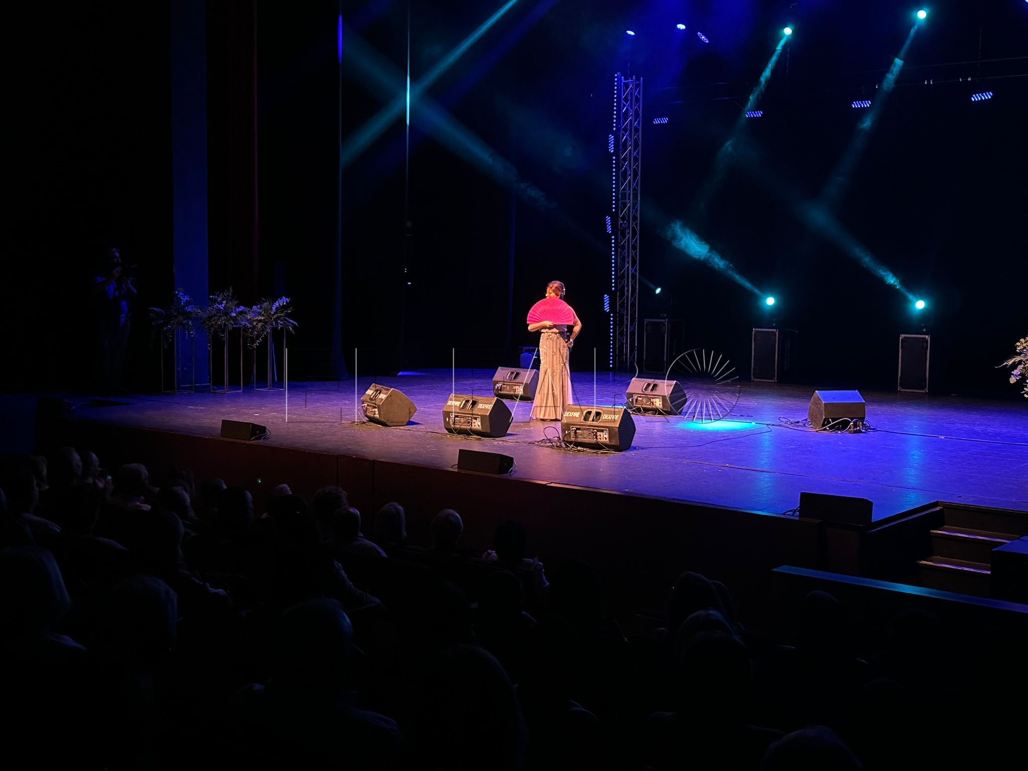 La gala benéfica recauda 8.500 euros para los damnificados de la DANA