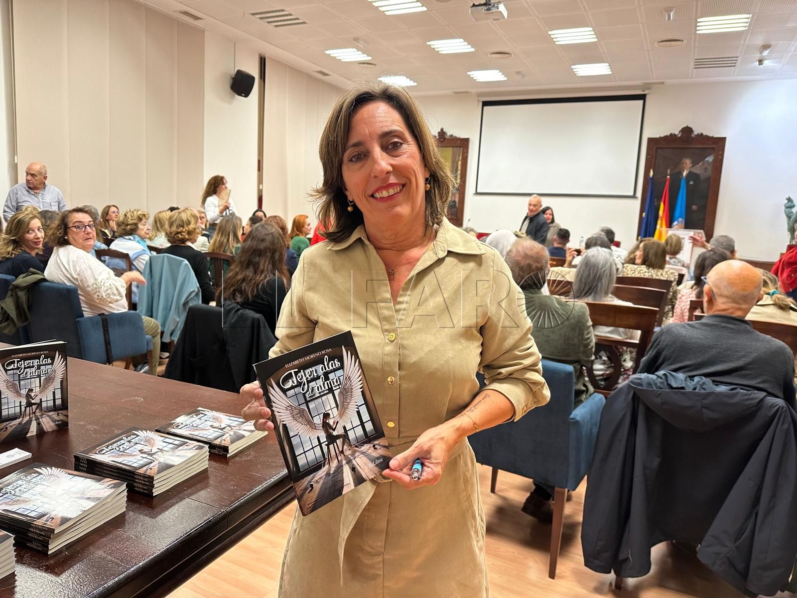 Elisabeth Moreno refleja su viaje personal en ‘Tejer alas al alma’