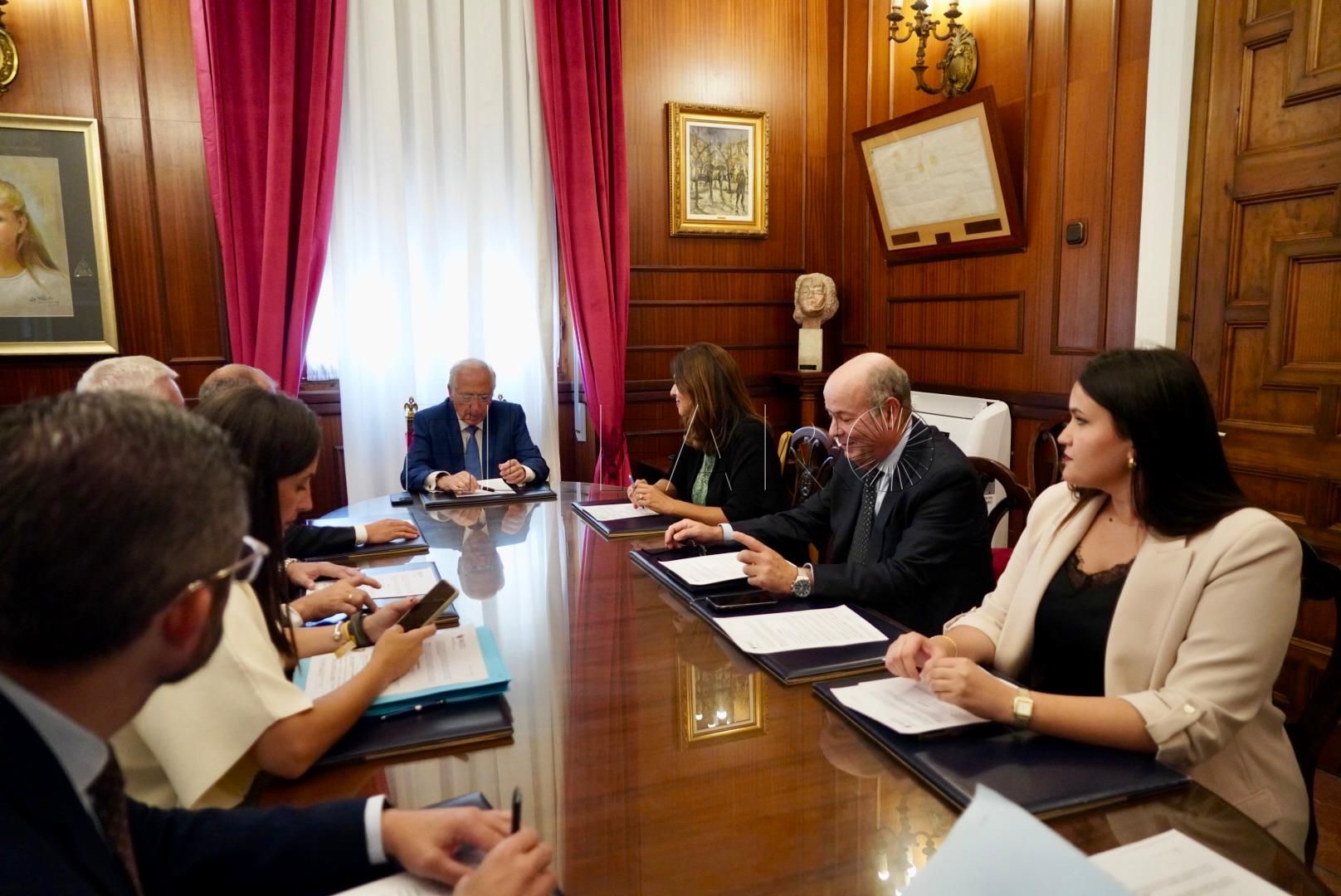 Imbroda dice que si Delegación no acepta el plan de empleo, se tendrán que dar explicaciones en el Congreso