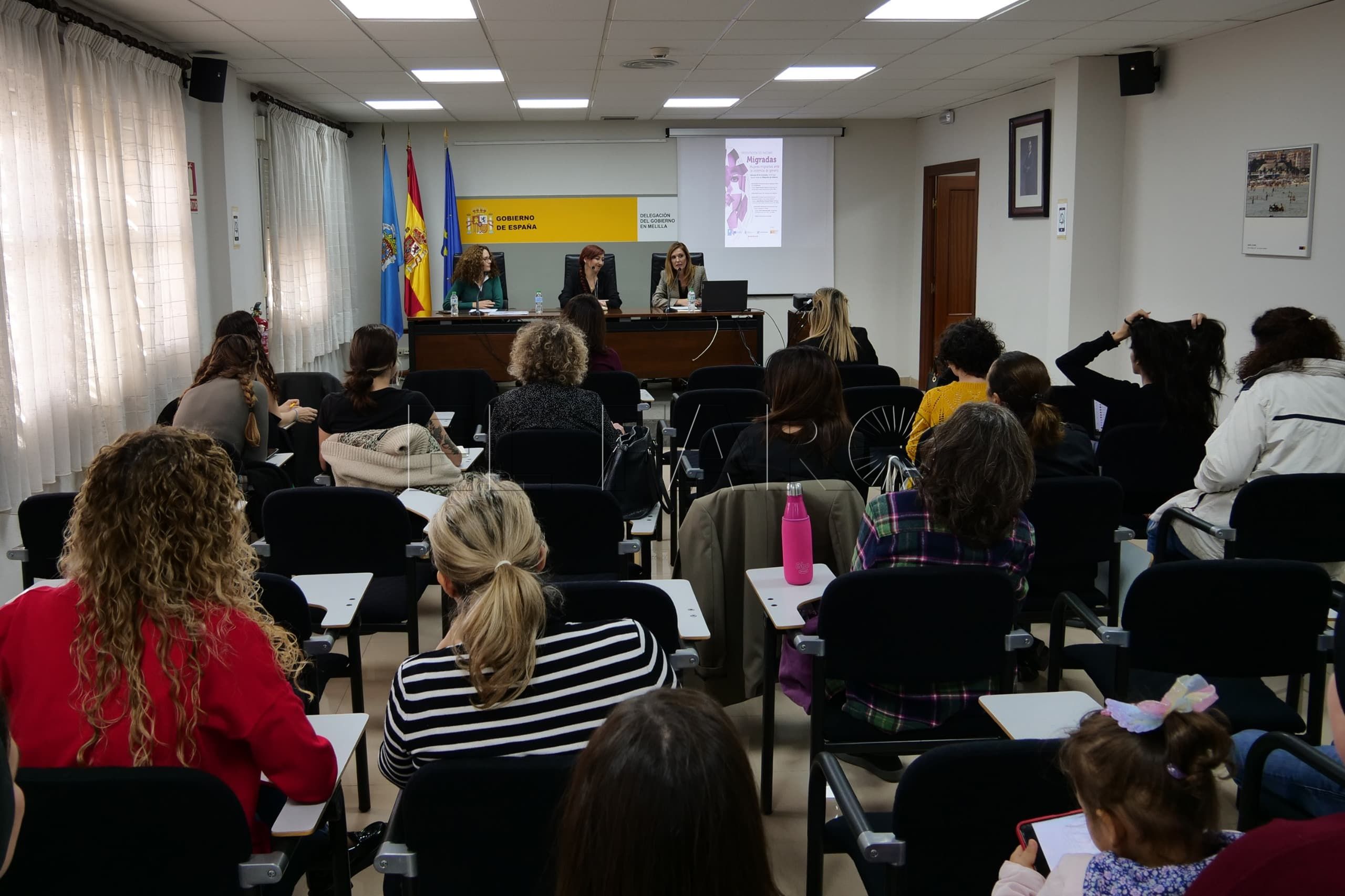 La Delegación del Gobierno acoge la presentación del informe 'Migradas'