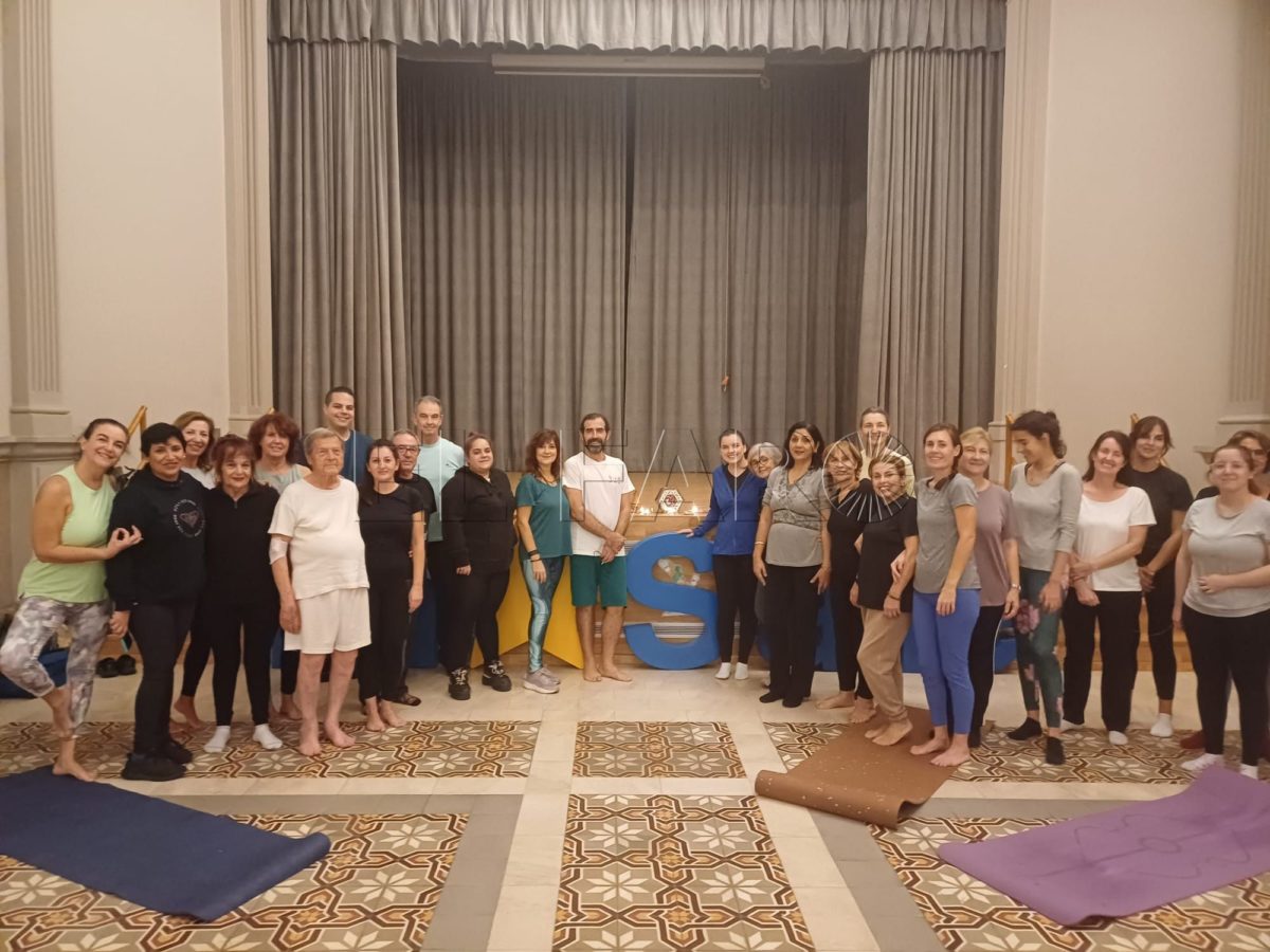 Yoga para ayudar a los afectados por la DANA, una iniciativa solidaria y para elevar la energía
