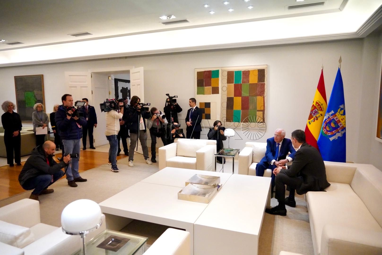 Reunión en un ambiente cordial para hablar de Melilla