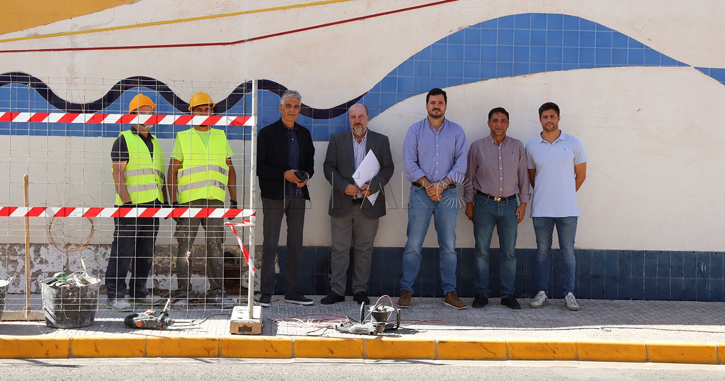 La Autoridad Portuaria comienza la rehabilitación del mural artístico en el Paseo Marítimo