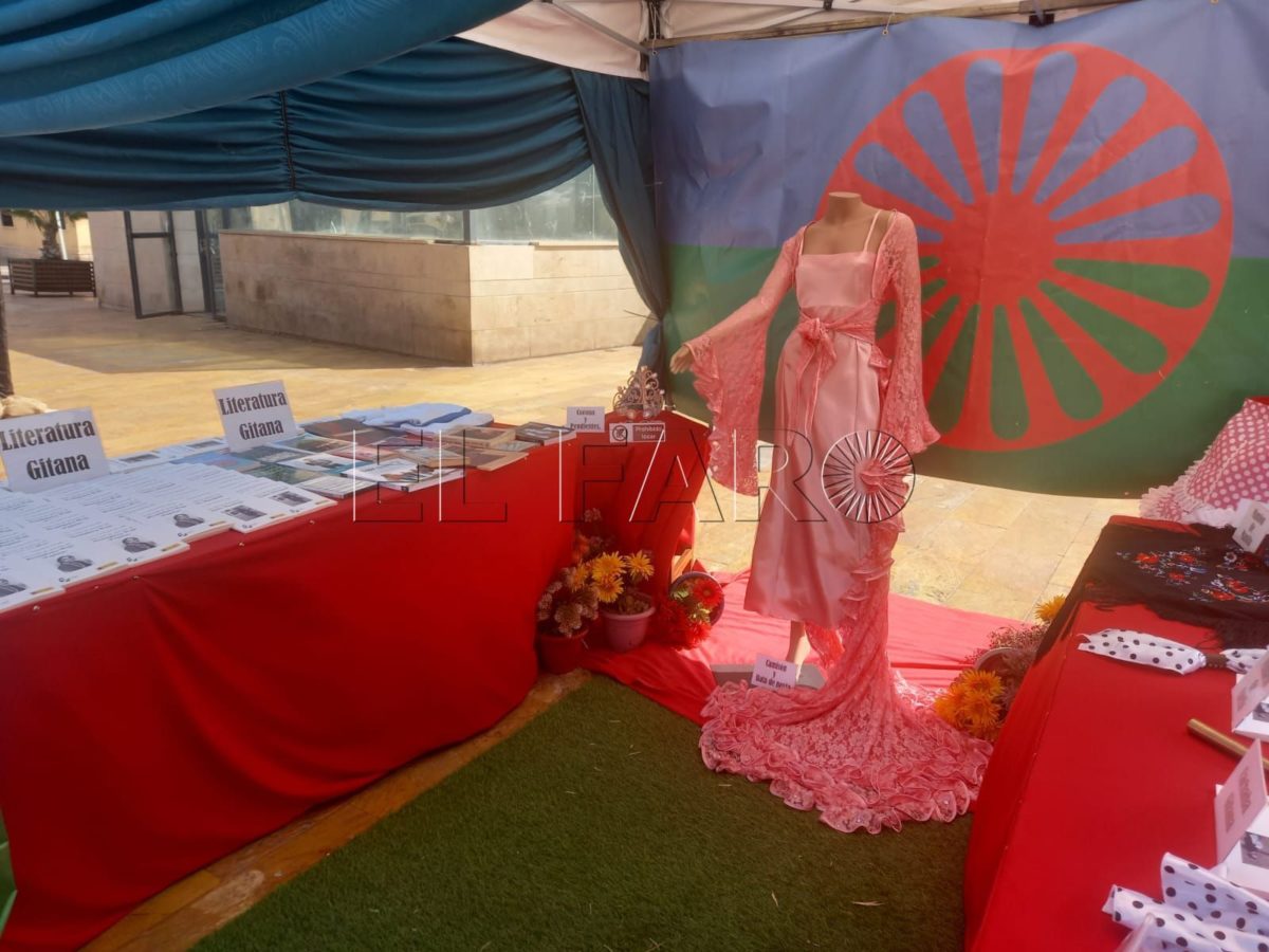 La comunidad gitana de Melilla festeja su identidad con el Día Internacional de la Lengua Romaní