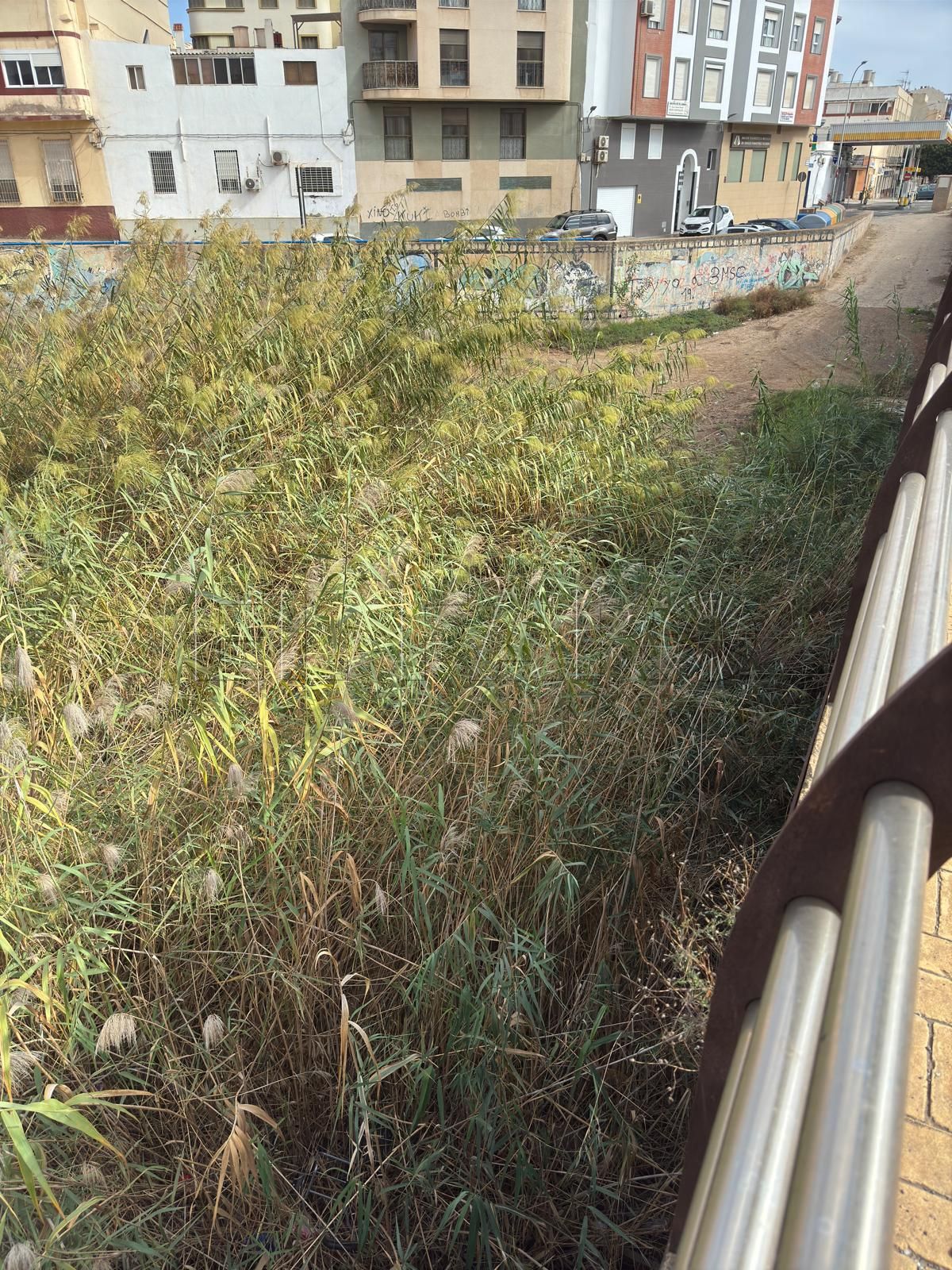 CpM dice que el Gobierno debía de haber alertado antes sobre el río