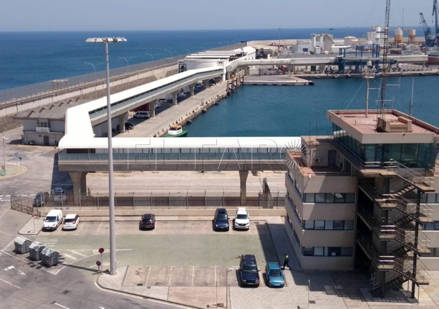 Puerto de Melilla zona de cargas Logistics Express