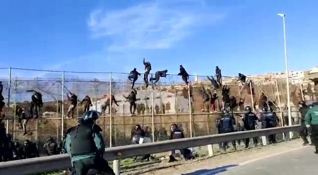 Amnistía Internacional dice que Melilla "es un punto oscuro" en inmigración