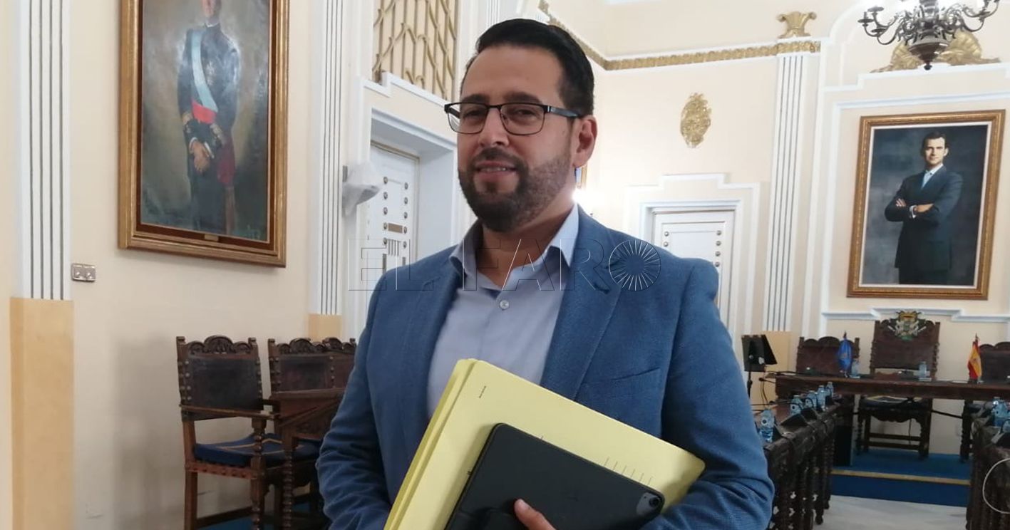 El Gobierno local recomienda a Azmani que denuncie en la Línea Verde los desperfectos que vea en los barrios