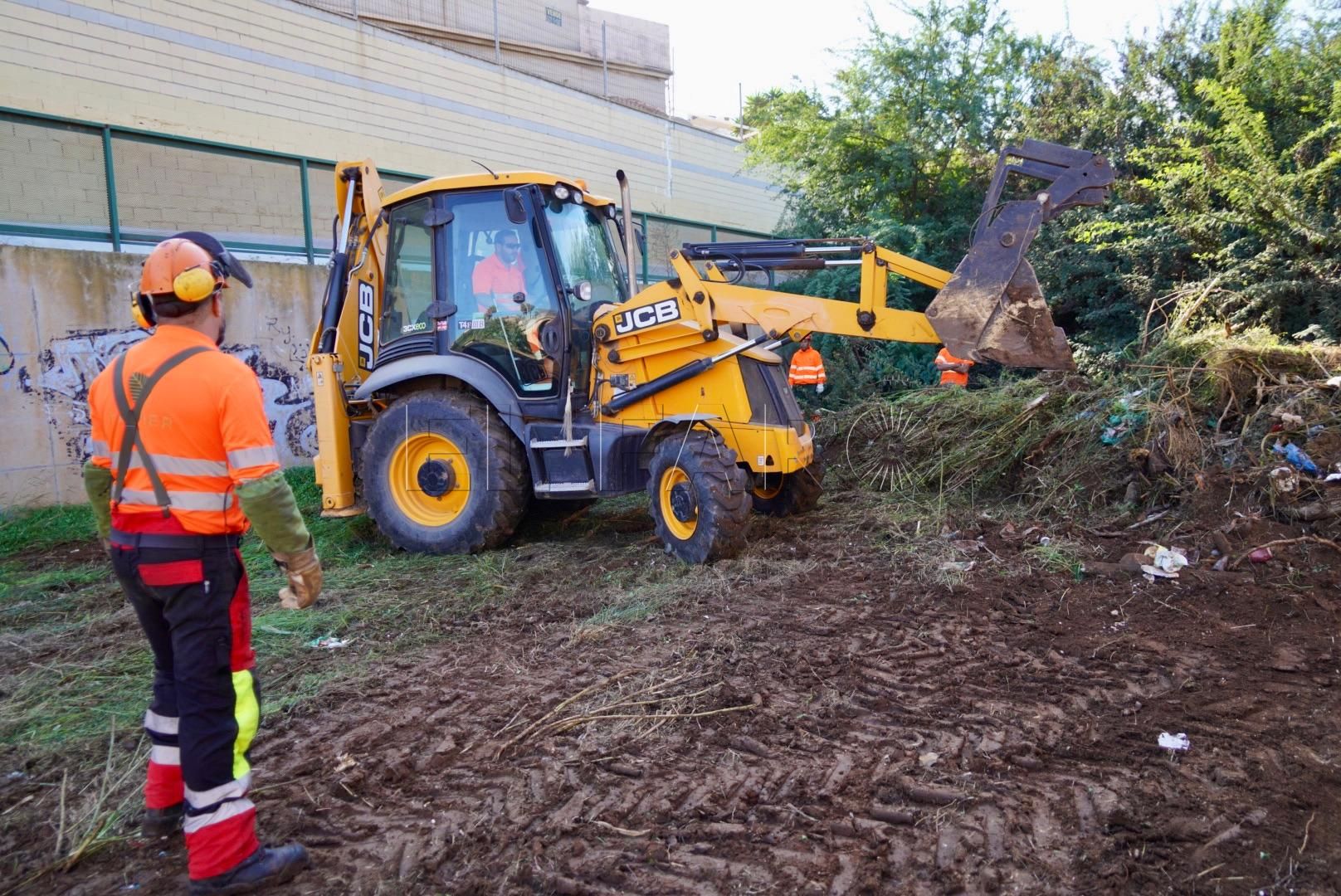 La Ciudad Autónoma comienza el desbrozamiento del río de Oro