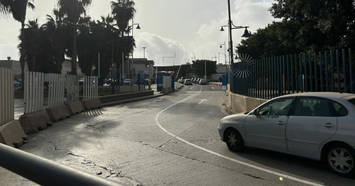 Un domingo con pocas esperas en la frontera de Beni Enzar