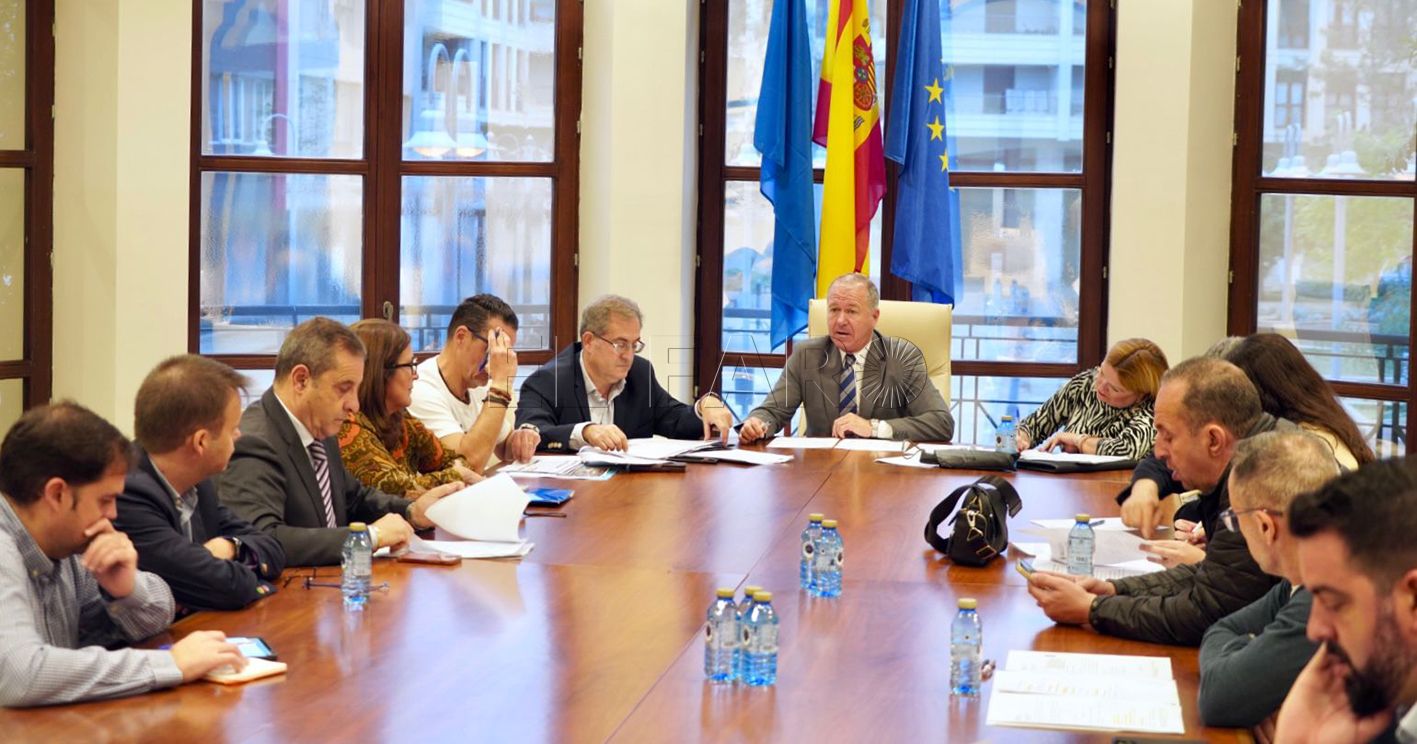 La Ciudad y los agentes sociales acuerdan los 16 días festivos en que los comercios podrán abrir en 2025