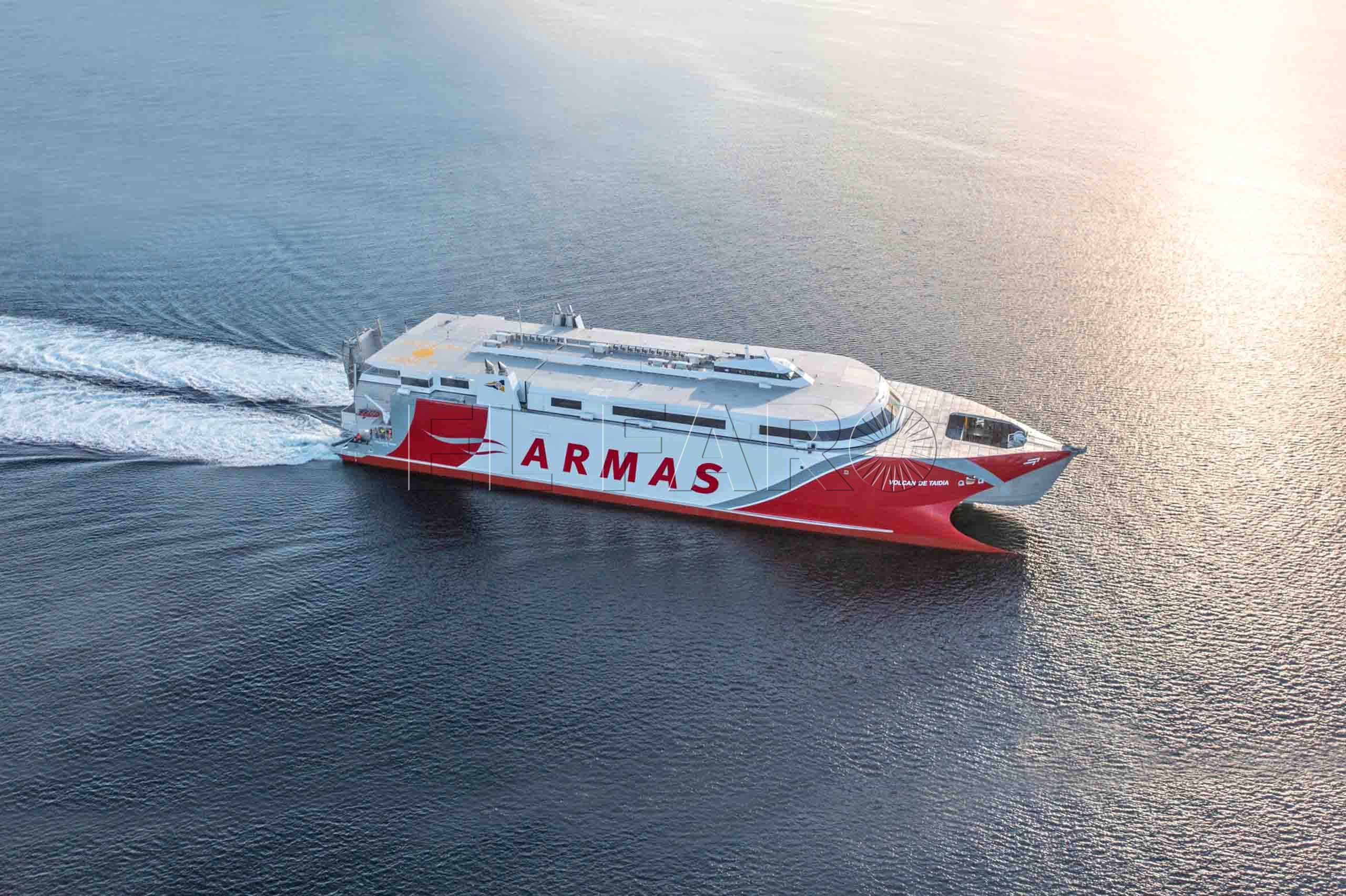 Armas Trasmediterránea ofrece un 15% de descuento para viajar en el puente de la Constitución