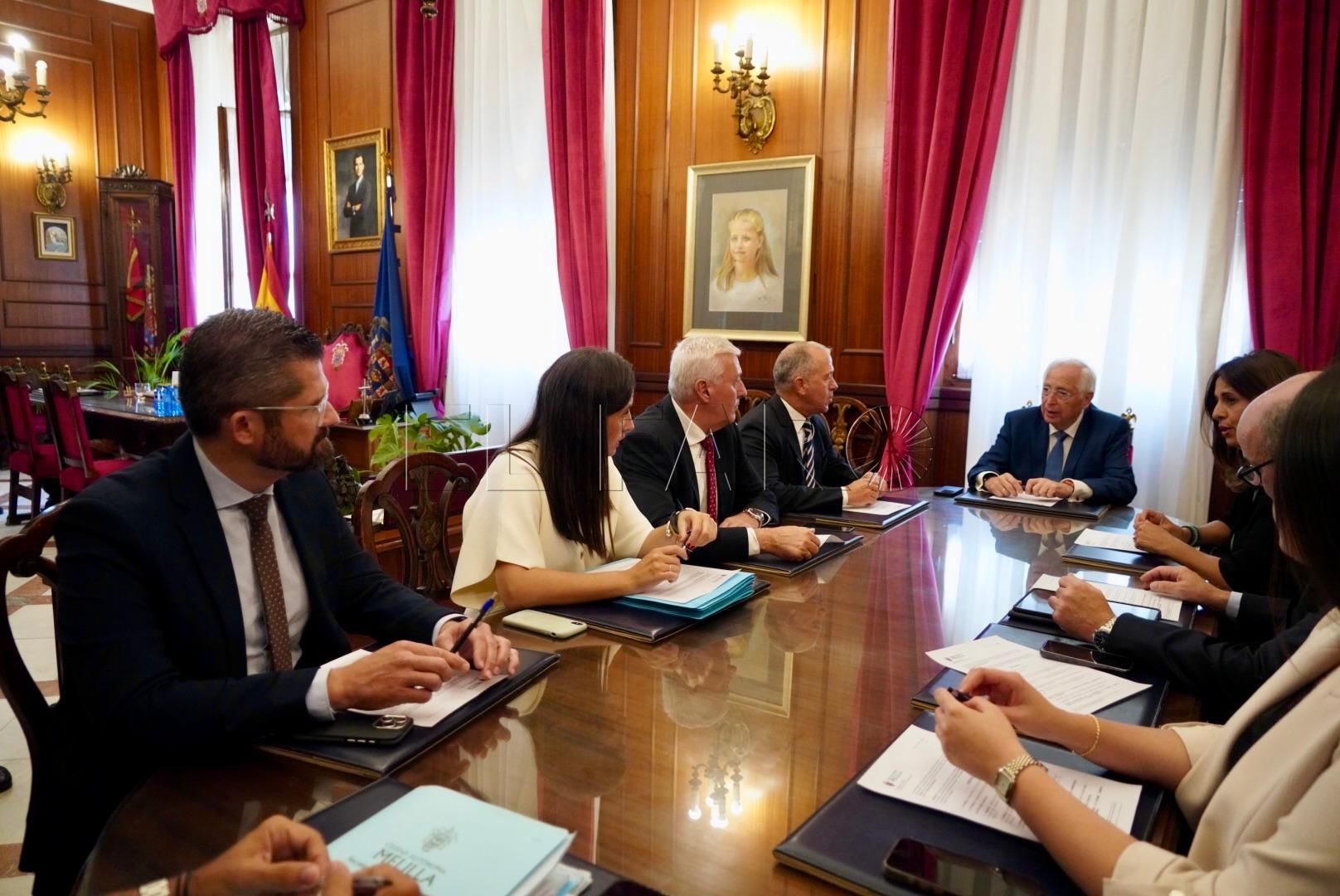 El Ejecutivo local sigue "muy preocupado" la crisis de Muface