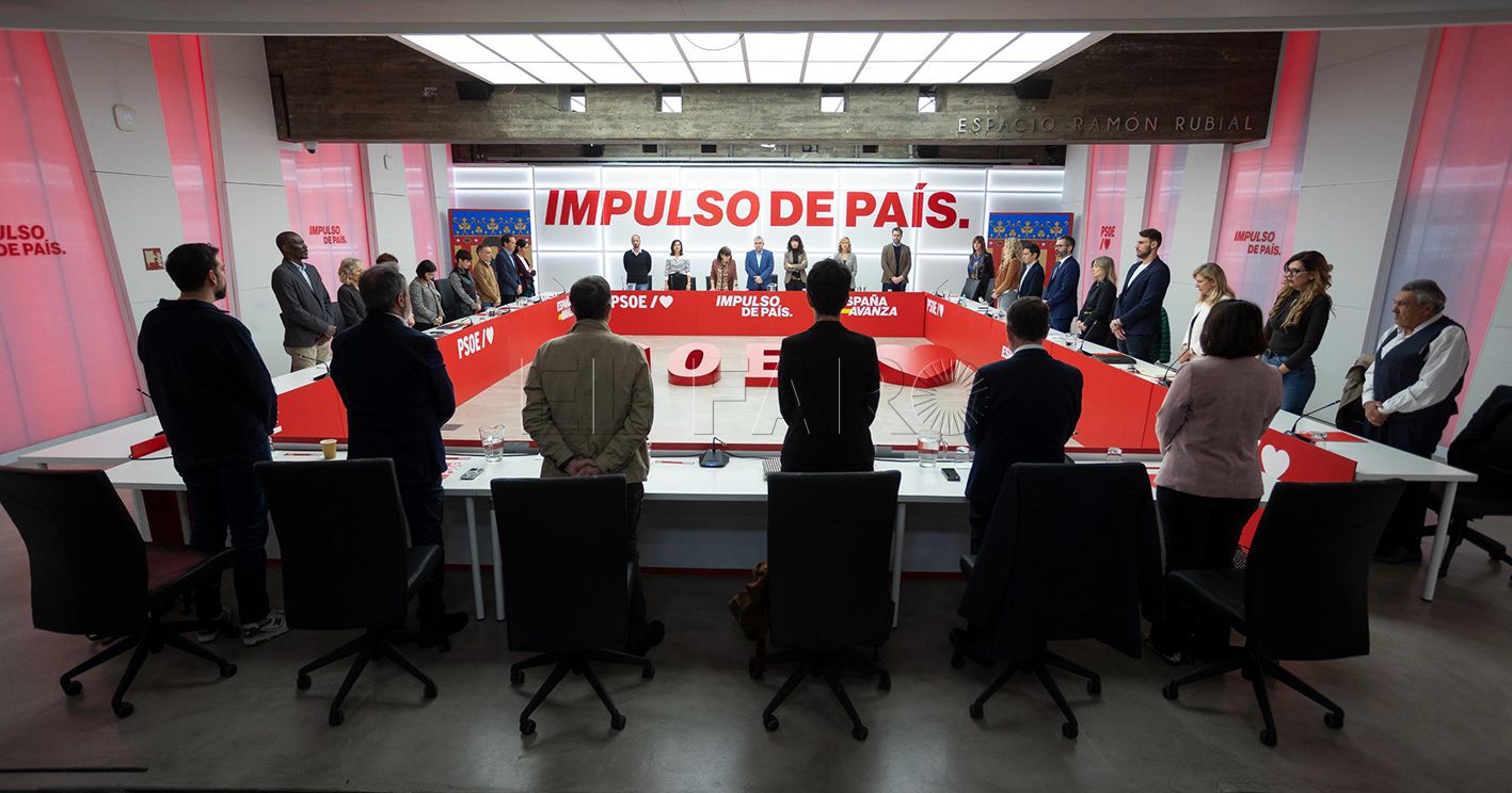 Moh asiste a la Comisión Ejecutiva del PSOE, marcada por el recuerdo a las víctimas de la DANA