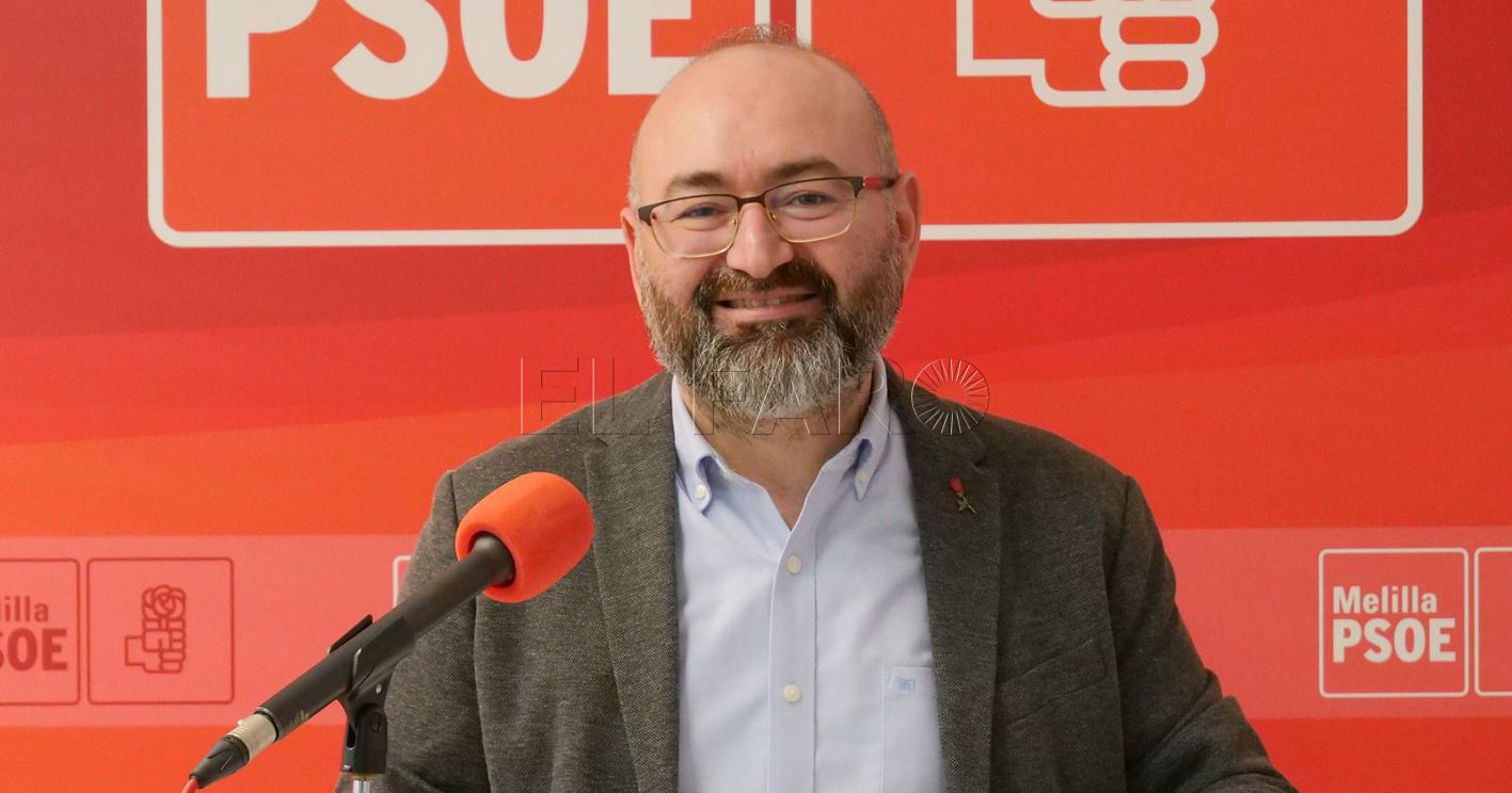 Robles: "¿Por qué el PP, cuando tuvo mayoría absoluta, no amplió la pista del aeropuerto?”