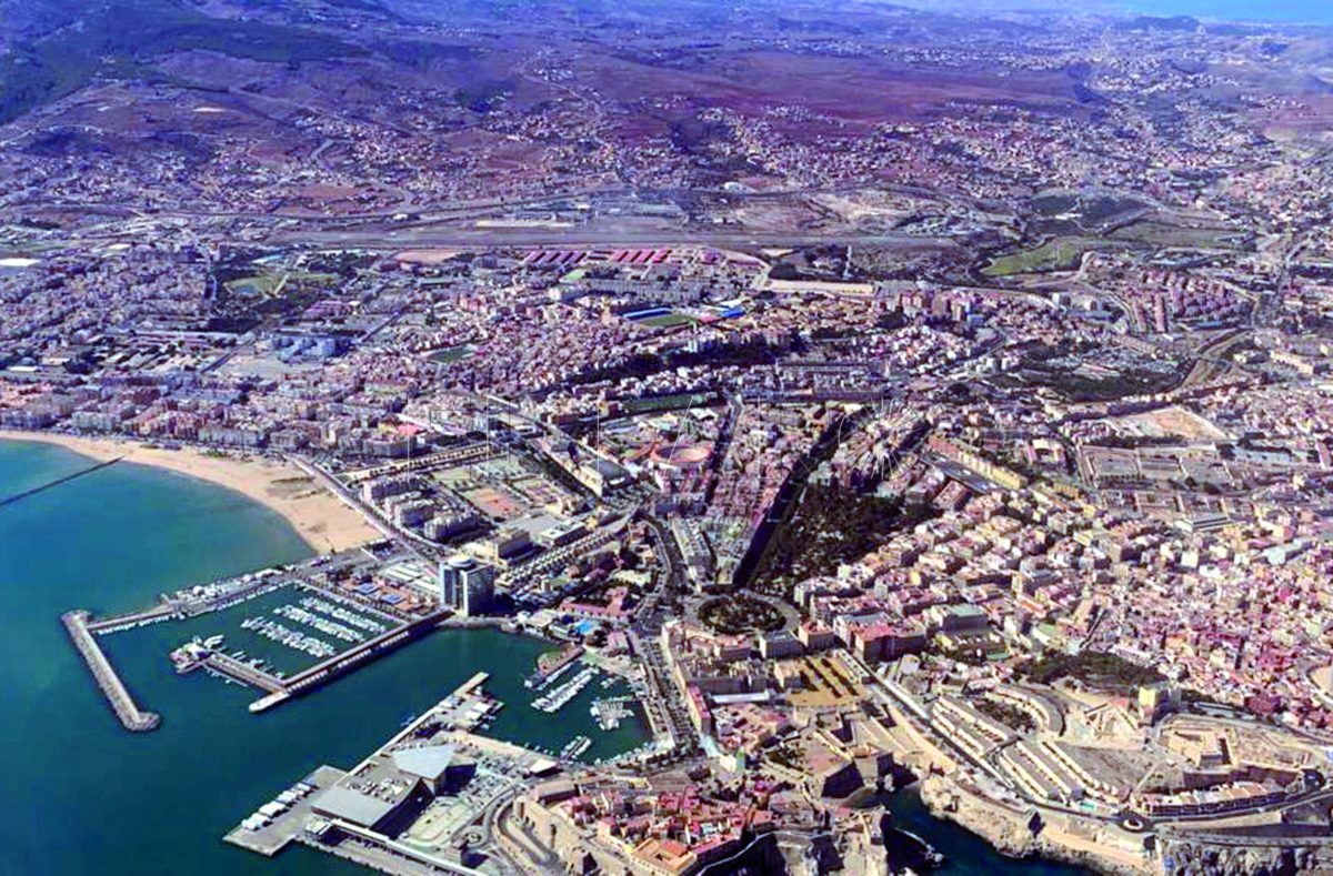 El interés de la delegada por el futuro de Melilla