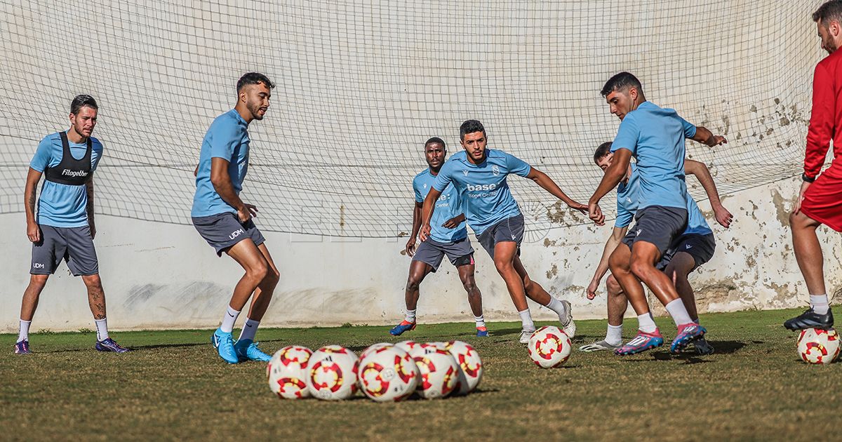 La UD Melilla vuelve al trabajo diario