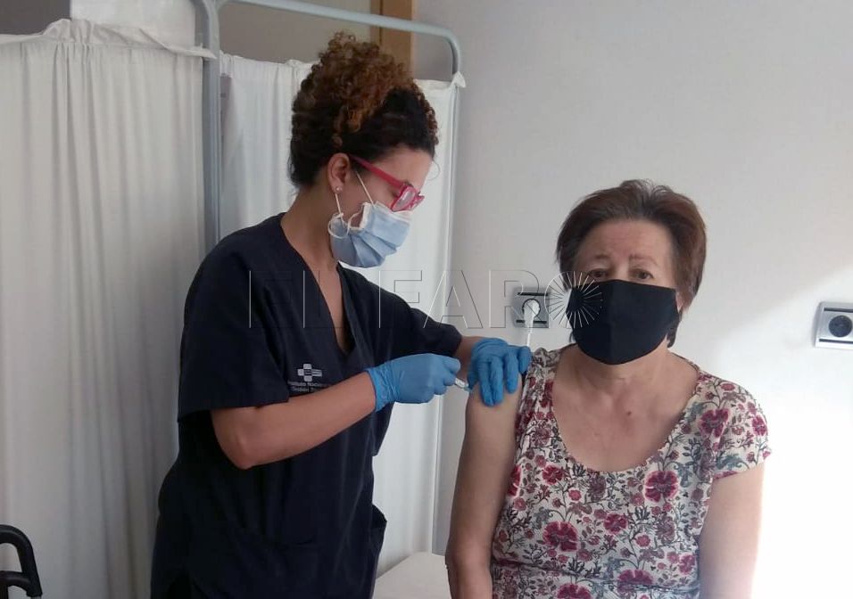 La campaña de vacunación antigripal finaliza el viernes en los centros de salud