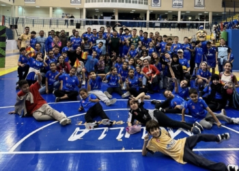 La escuadra melillense celebró junto a los componentes de la cantera, la victoria conseguida en el Javier Imbroda Ortiz en el partido de ida de estos octavos de final de la Challenge Cup.