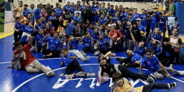 La escuadra melillense celebró junto a los componentes de la cantera, la victoria conseguida en el Javier Imbroda Ortiz en el partido de ida de estos octavos de final de la Challenge Cup.