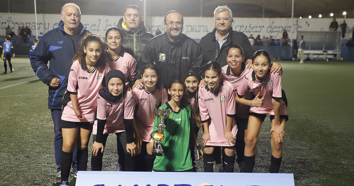 Gimnástico y Atlético Melilla llevan la Copa Federación a sus vitrinas