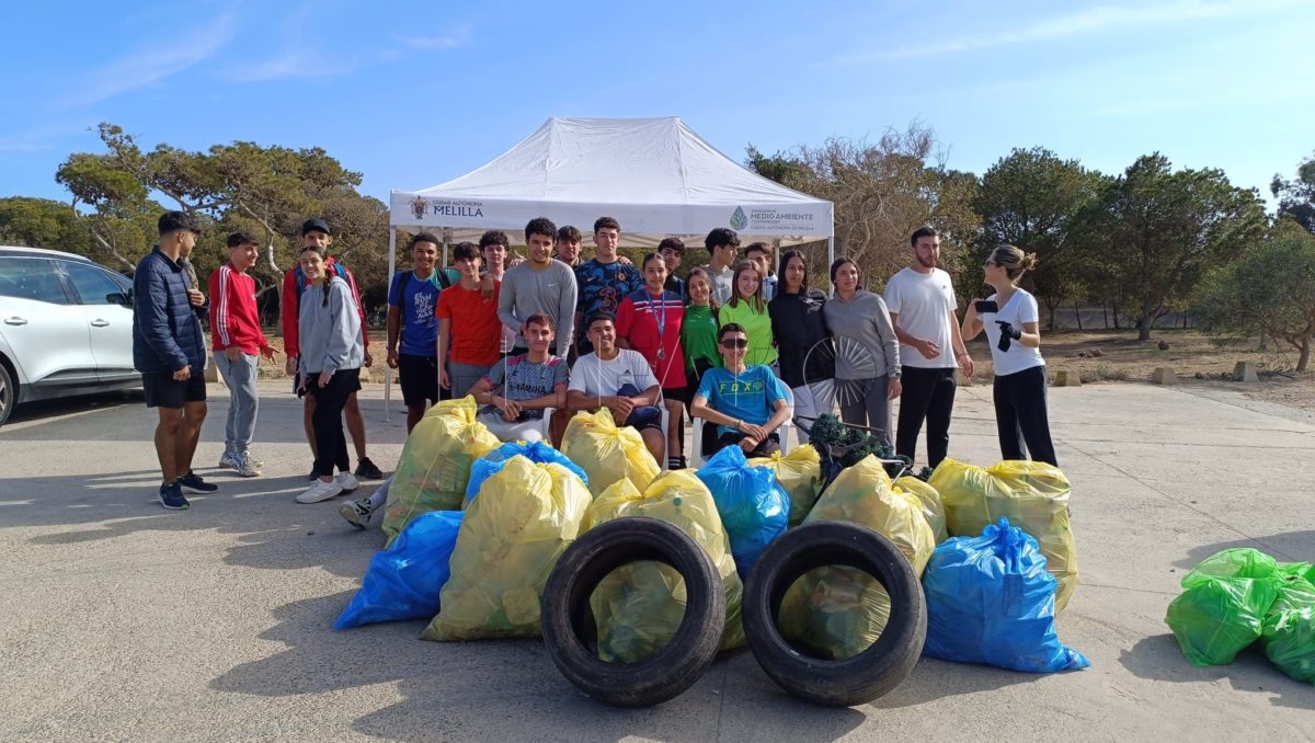 La campaña 'Un metro cuadrado por el campo, los bosques y el monte’ lucha contra la "basuraleza" en Melilla