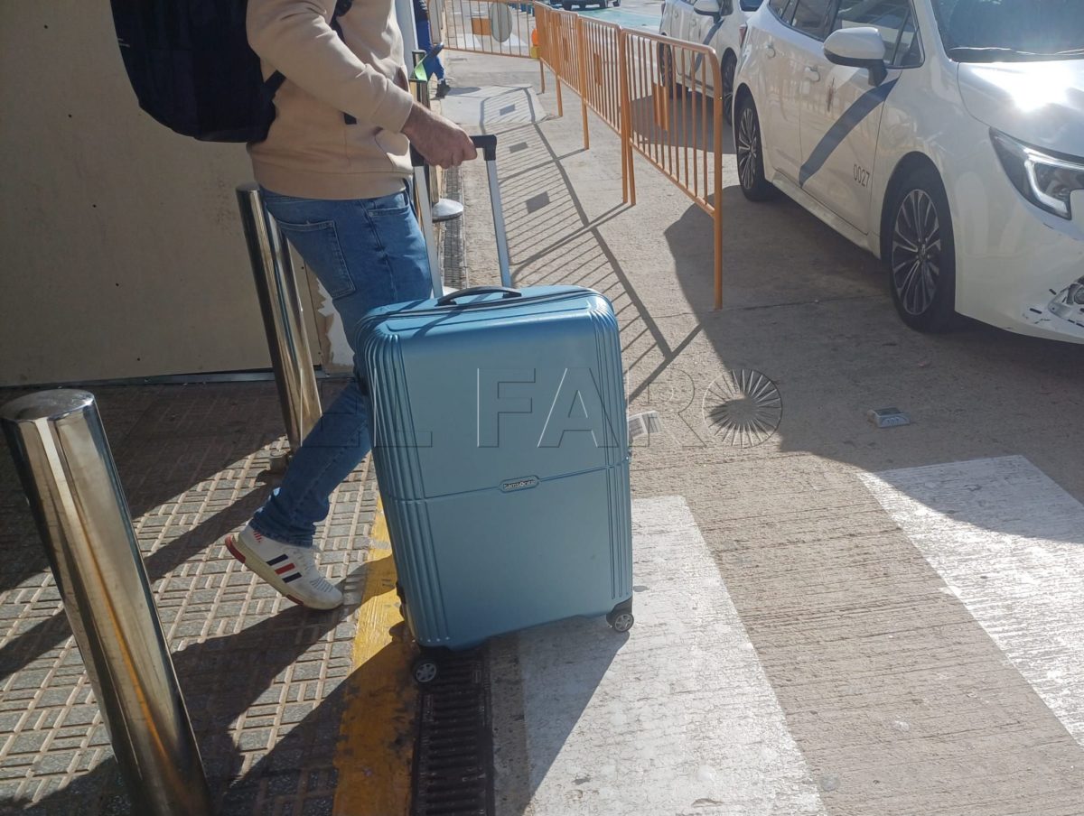 El Aeropuerto de Melilla, un reflejo de la esencia de la Navidad