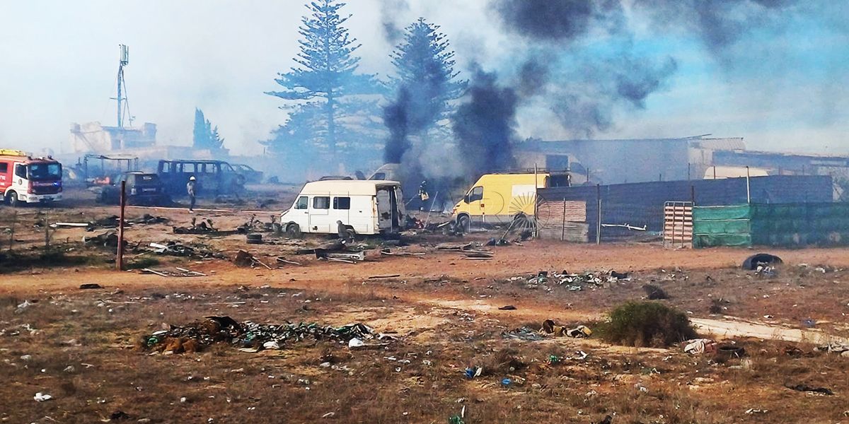 Controlados los incendios del Barrio Chino y la incineradora