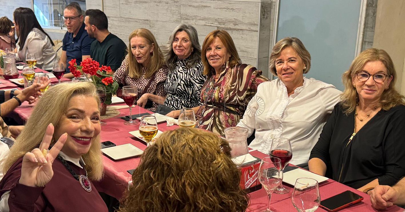 Los Polillas celebran su tradicional comida navideña
