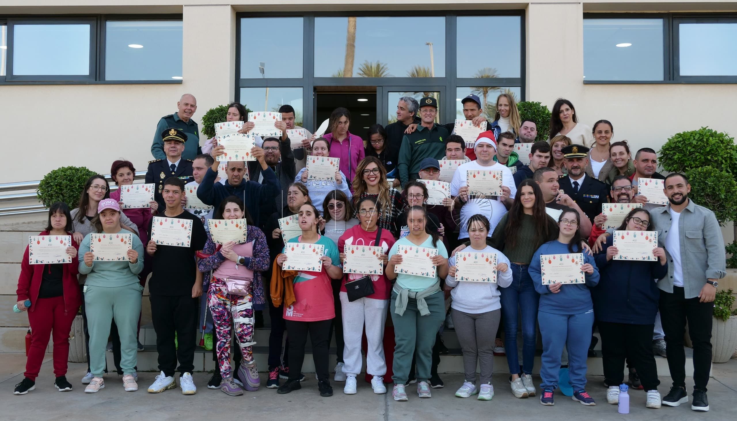 Aspanies vuelve a traer la Navidad a la Delegación del Gobierno