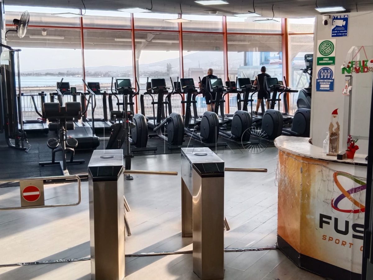 Horas no deseadas y poco tiempo: así están los jóvenes que van al gimnasio