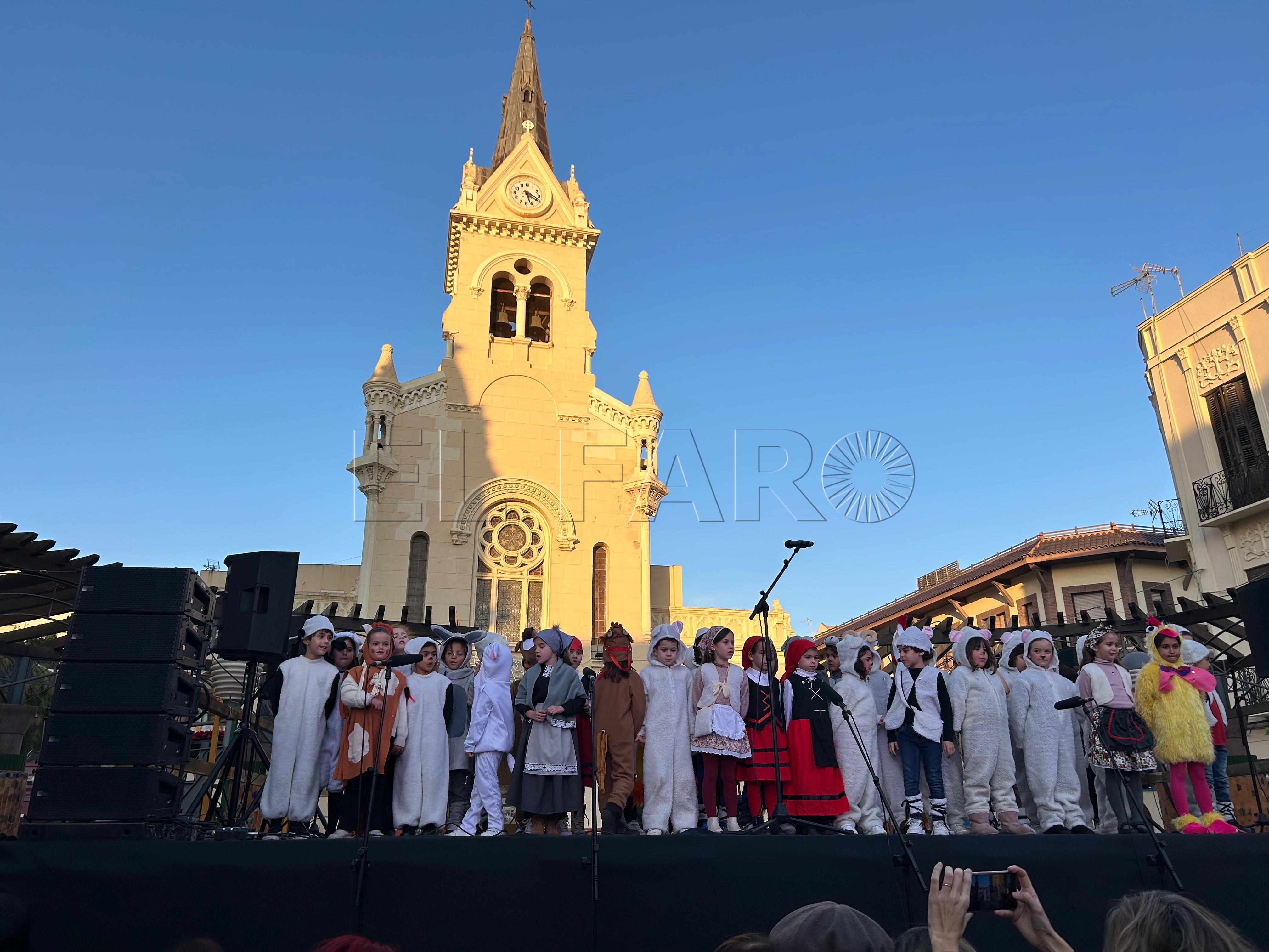 La Plaza Menéndez Pelayo a rebosar por la Maratón de Villancicos de Melilla