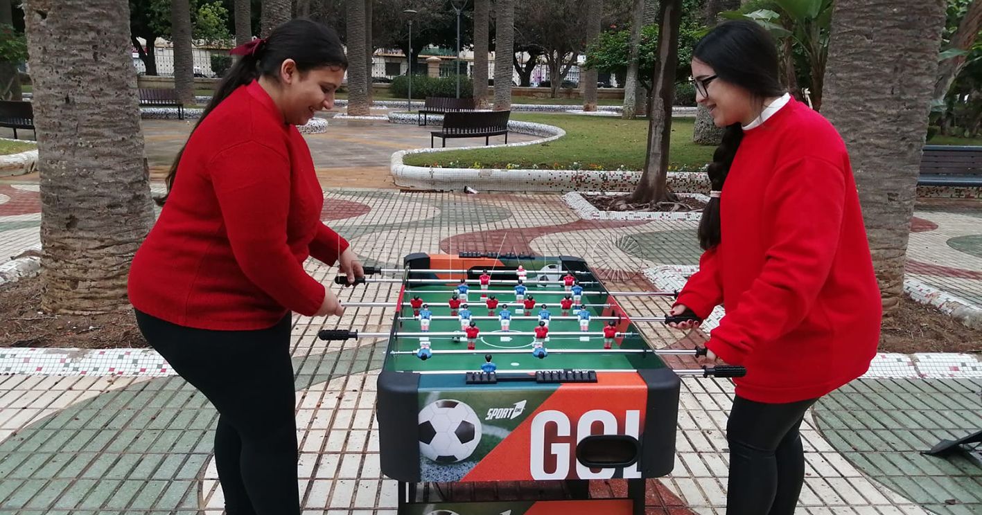 Consolas de varios tipos, futbolín y ajedrez en el Parque Hernández