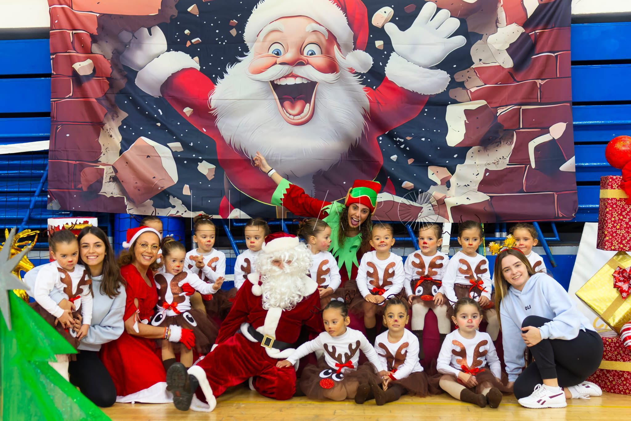 Espectacular Primer Festival de Navidad del Club Ágora